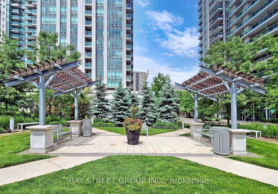 17-anndale-drive-toronto-north-york-ontario-c13679736