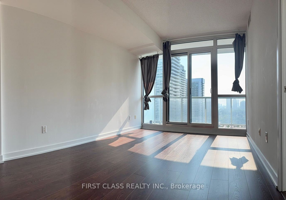 121-mcmahon-drive-toronto-north-york-ontario-c13679750