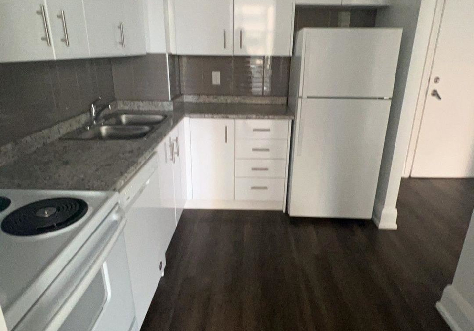 55-w-charles-street-w-toronto-toronto-ontario-c13679848