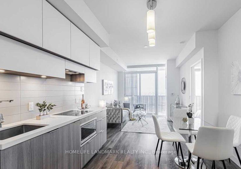8-eglinton-avenue-e-toronto-toronto-ontario-c13680040