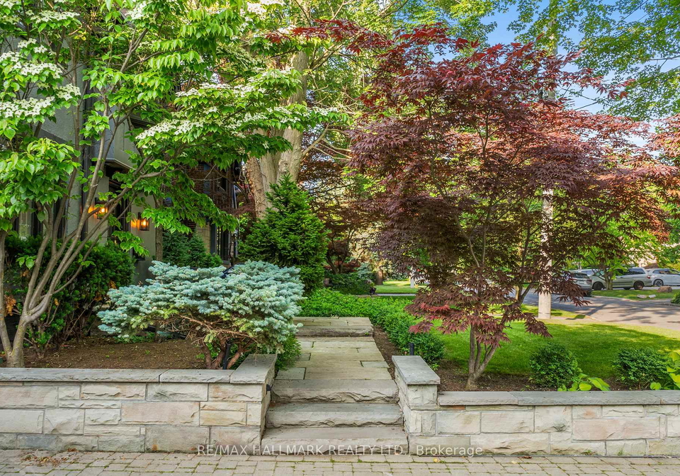 16-elderwood-drive-toronto-toronto-ontario-c13680142