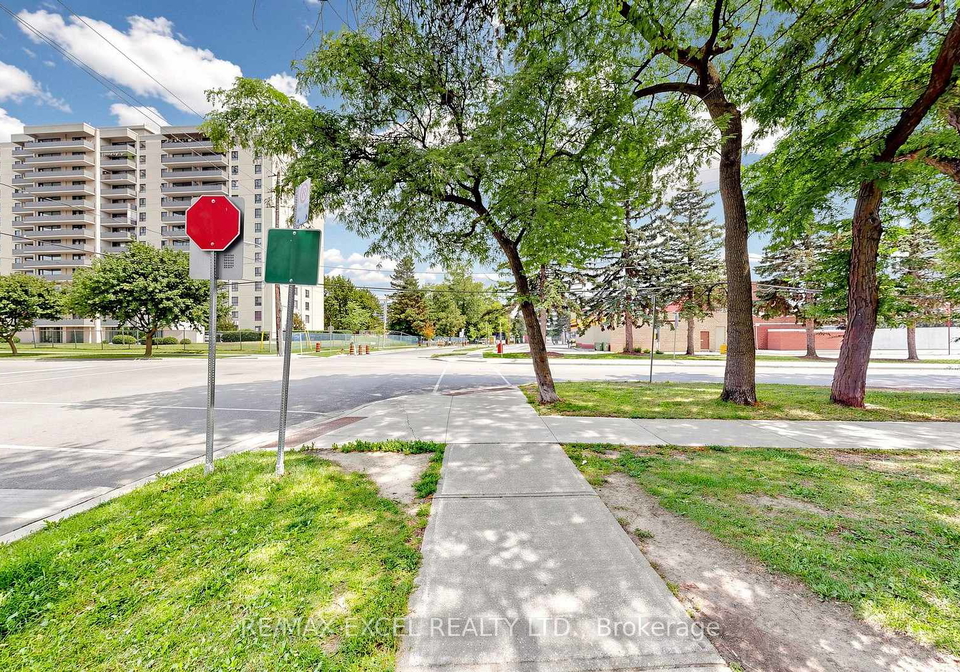 1101-steeles-avenue-w-toronto-toronto-ontario-c13680218