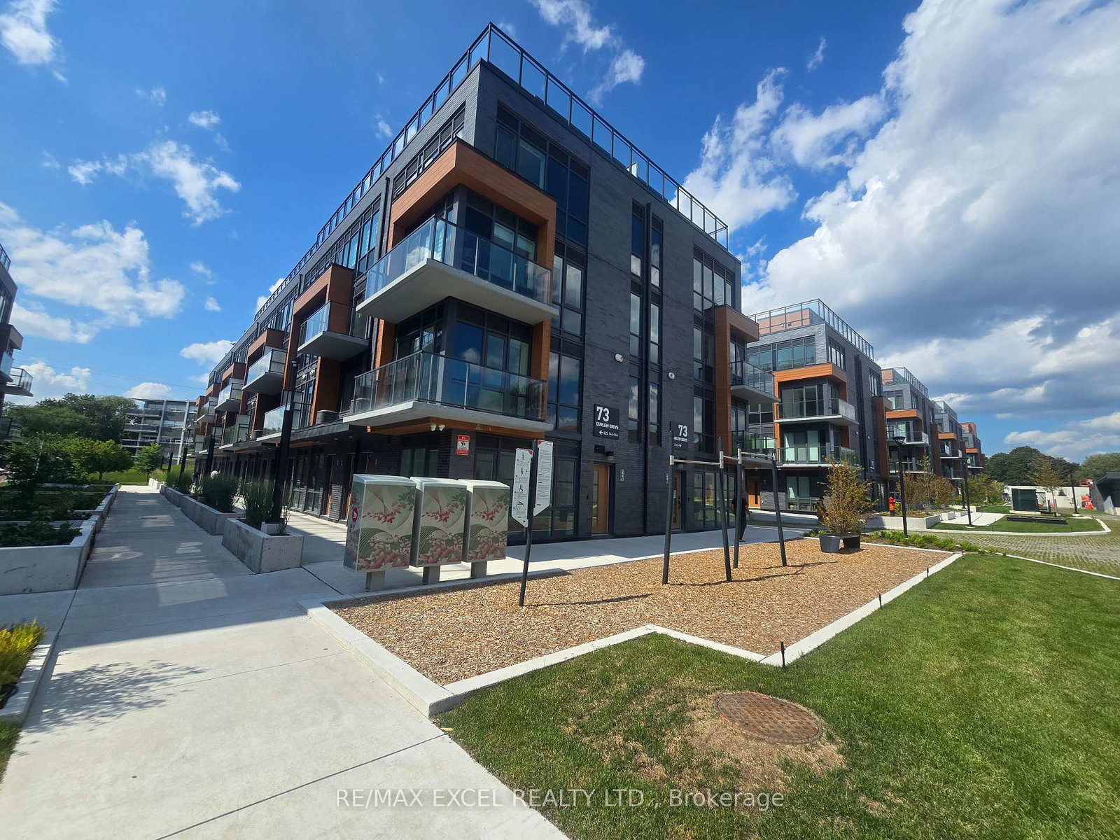 73-curlew-drive-toronto-north-york-ontario-c13680278