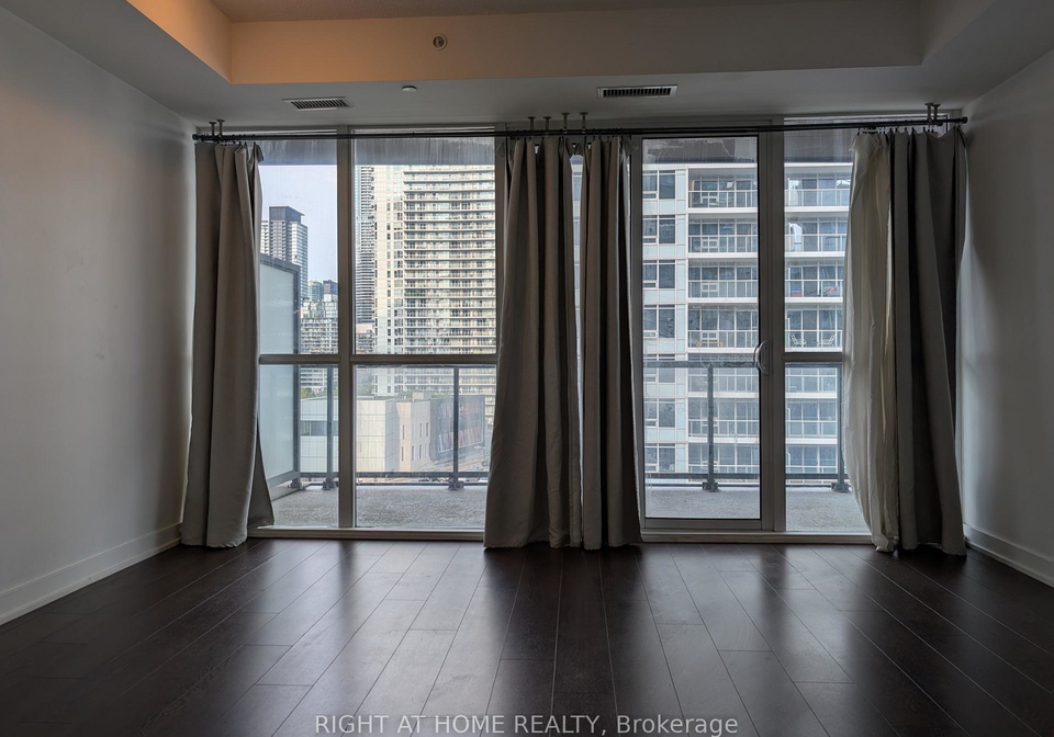20-bruyeres-mews-toronto-toronto-ontario-c13680452