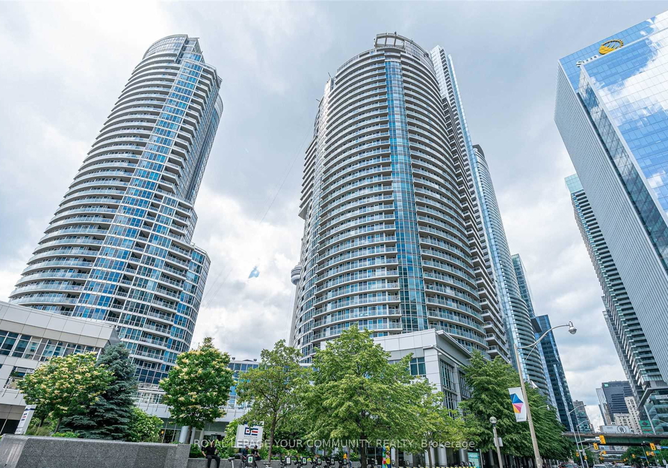 8-york-street-toronto-toronto-ontario-c13680636