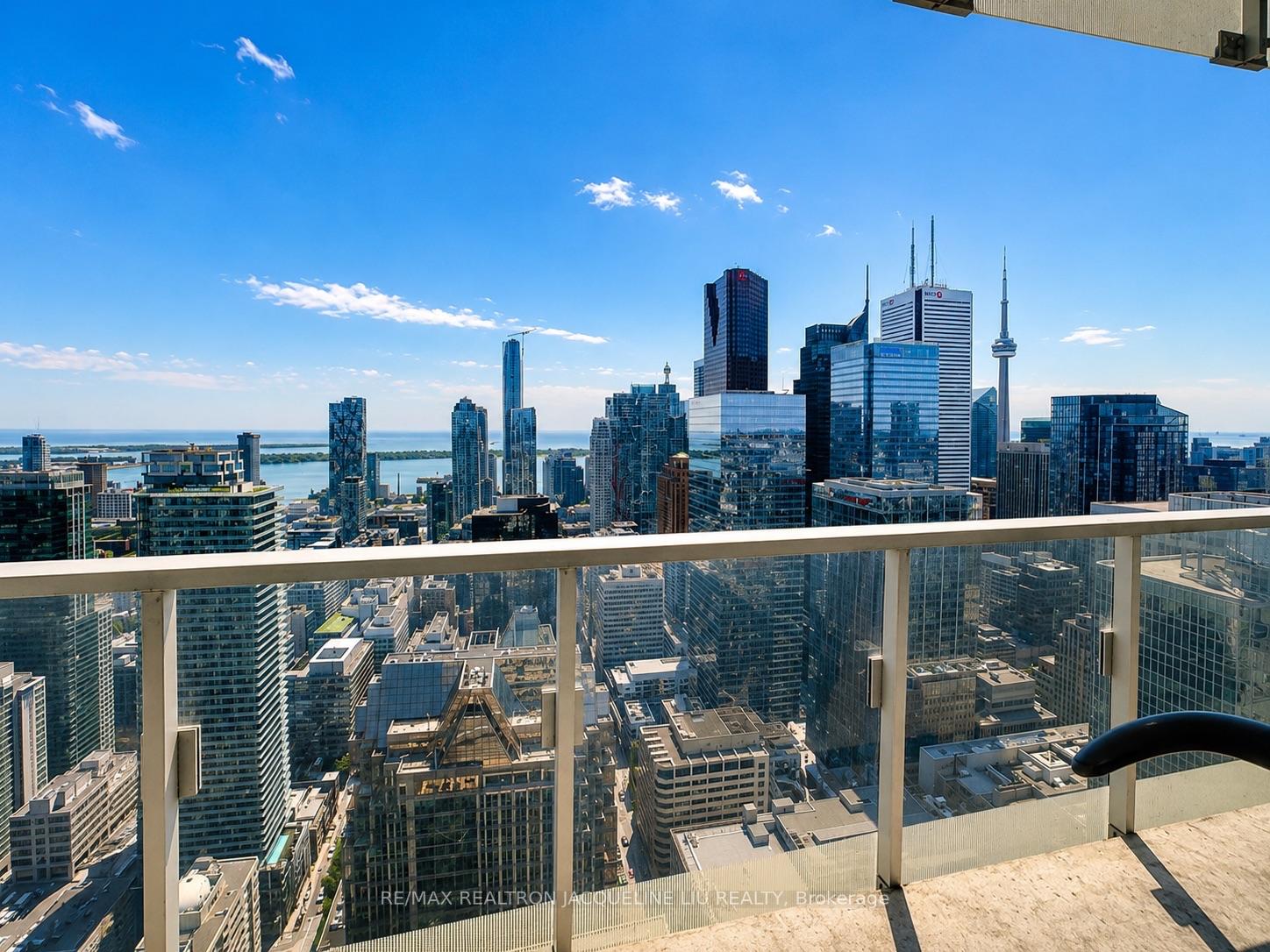 197-yonge-street-toronto-toronto-ontario-c13680854