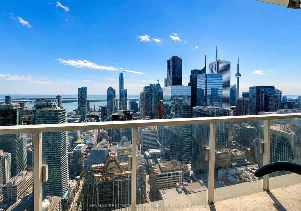 197-yonge-street-toronto-toronto-ontario-c13680854