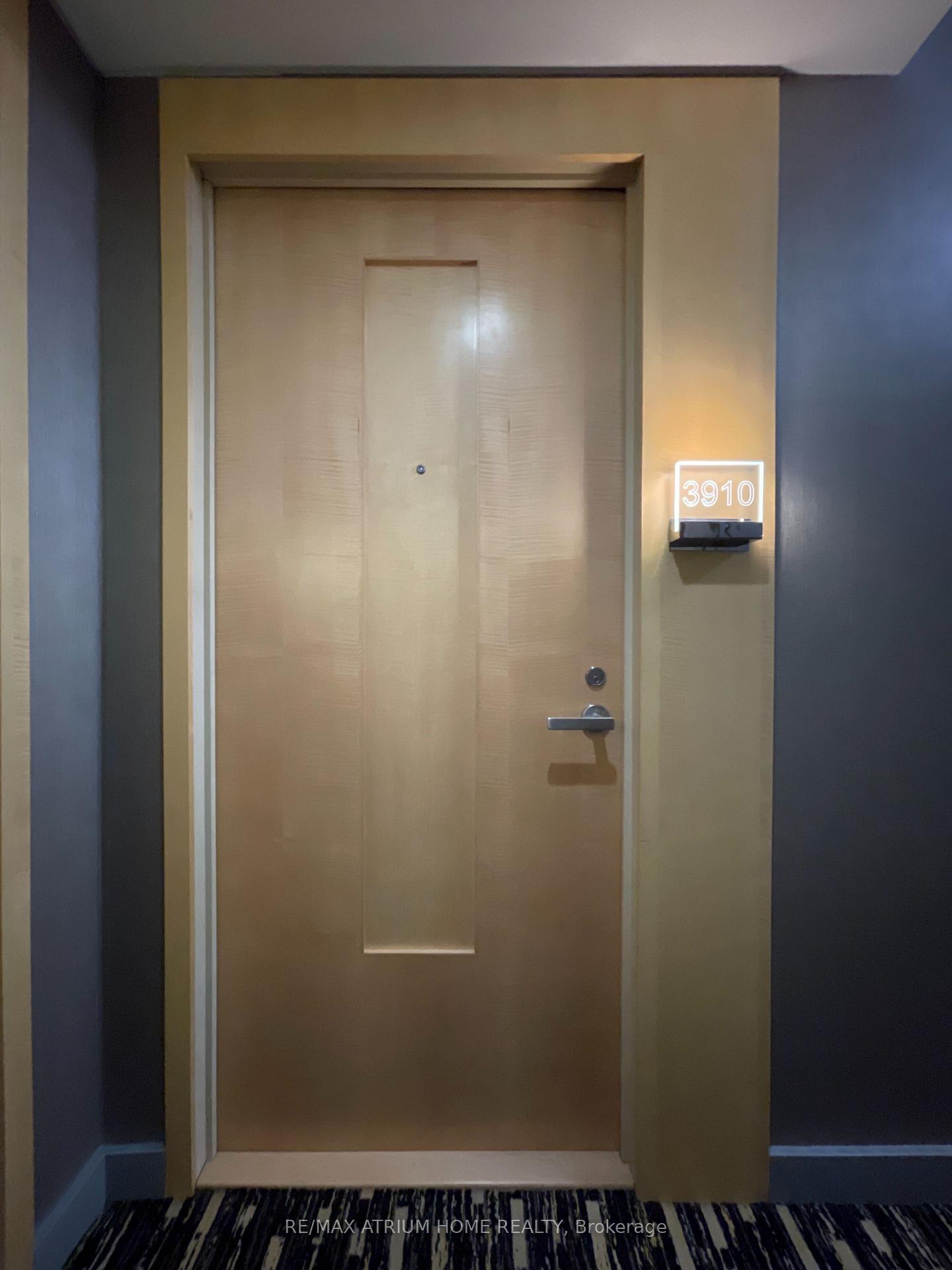 45-charles-street-e-toronto-toronto-ontario-c13680858