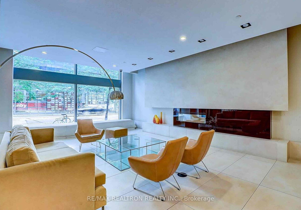 832-bay-street-toronto-toronto-ontario-c13680960