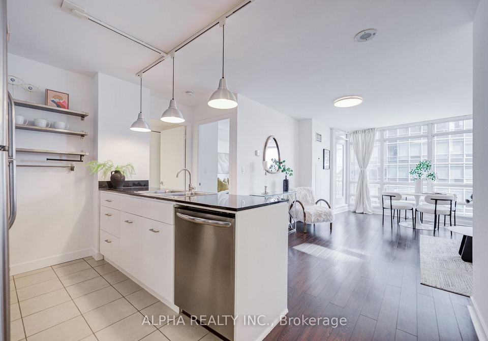 381-front-street-w-toronto-toronto-ontario-c13680982