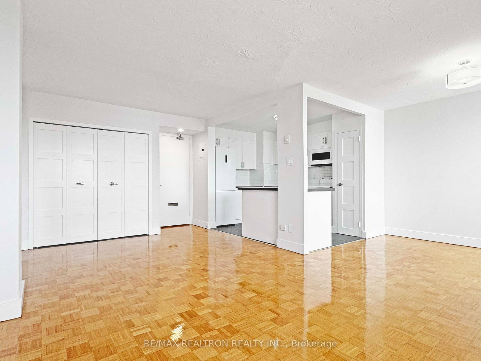 525-eglinton-avenue-e-toronto-toronto-ontario-c13681064
