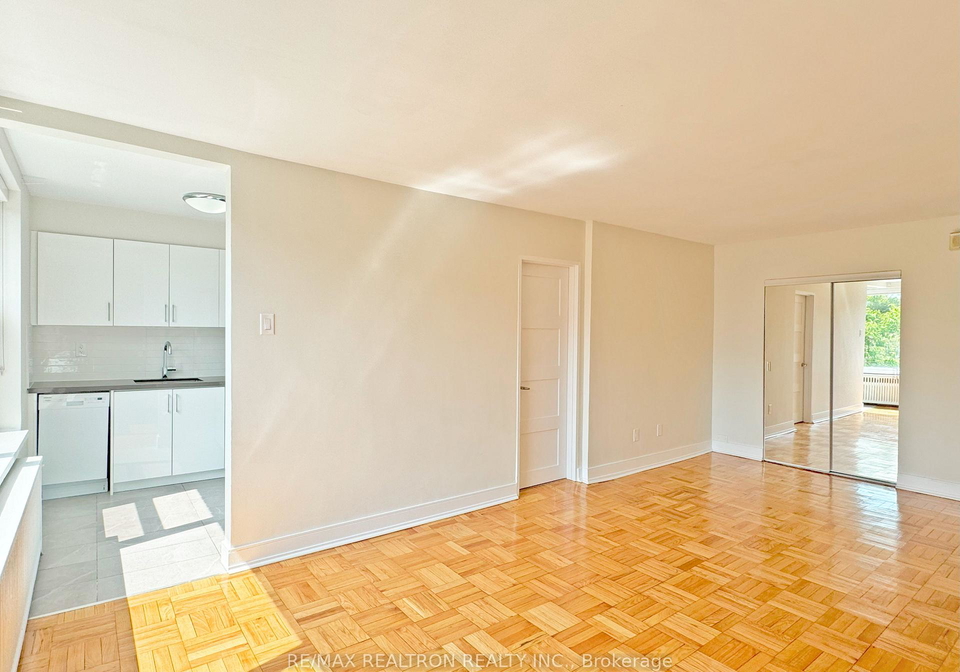 1545-bathurst-street-toronto-toronto-ontario-c13681092