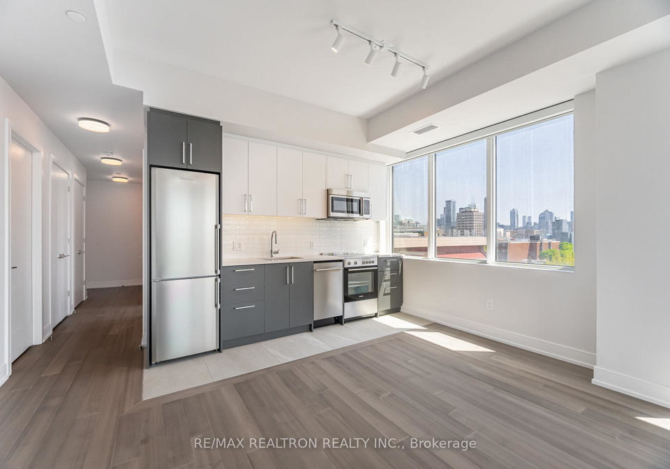 664-spadina-avenue-toronto-toronto-ontario-c13681116