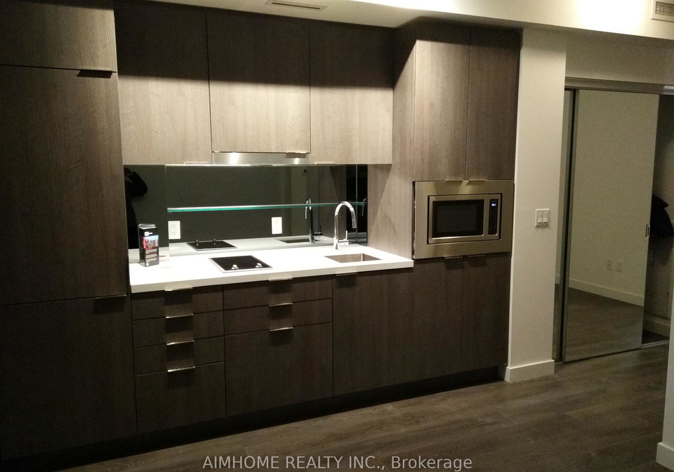 215-queen-street-w-toronto-toronto-ontario-c13681172