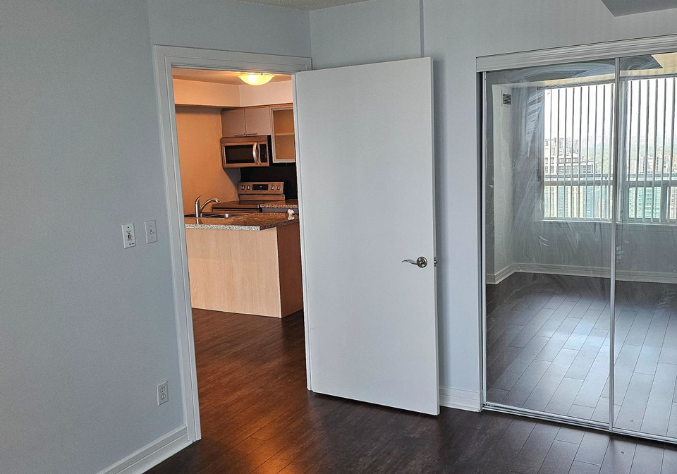 18-harrison-garden-boulevard-toronto-north-york-ontario-c13681190