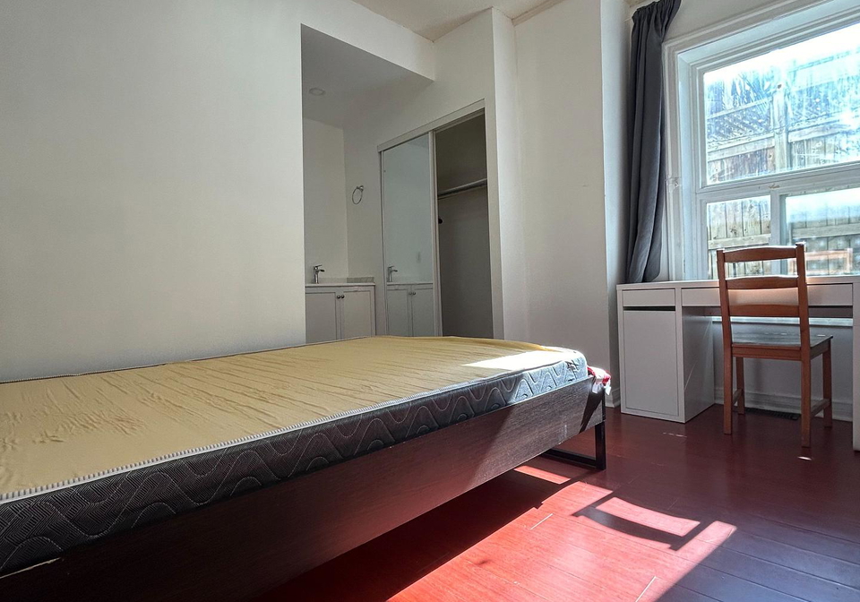 4-fitzroy-terrace-toronto-toronto-ontario-c13681454