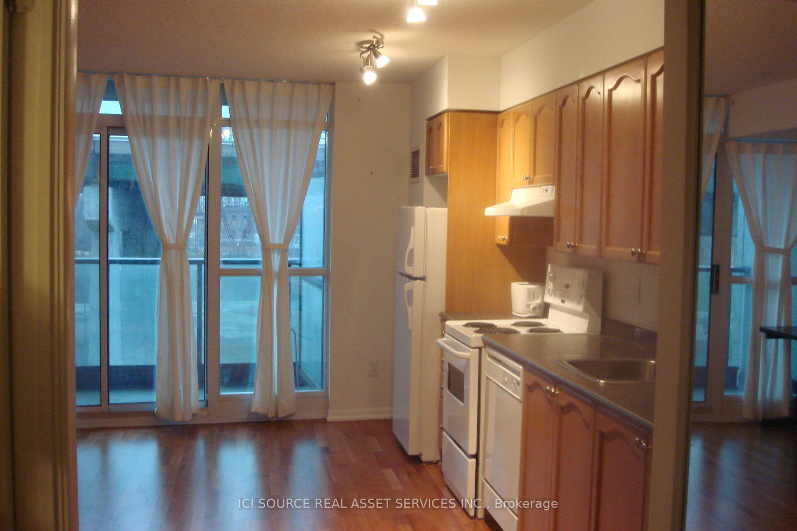231-fort-york-boulevard-toronto-toronto-ontario-c13681512