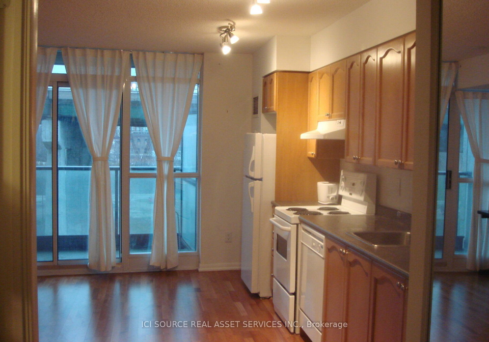 231-fort-york-boulevard-toronto-toronto-ontario-c13681512