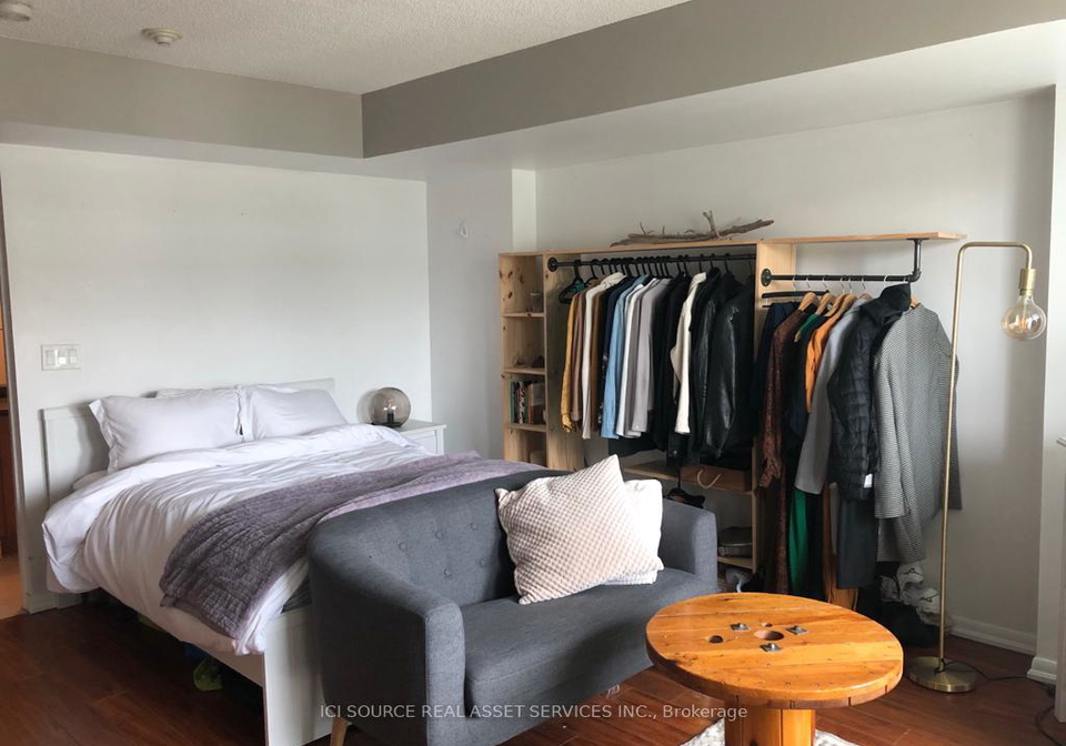 231-fort-york-boulevard-toronto-toronto-ontario-c13681512