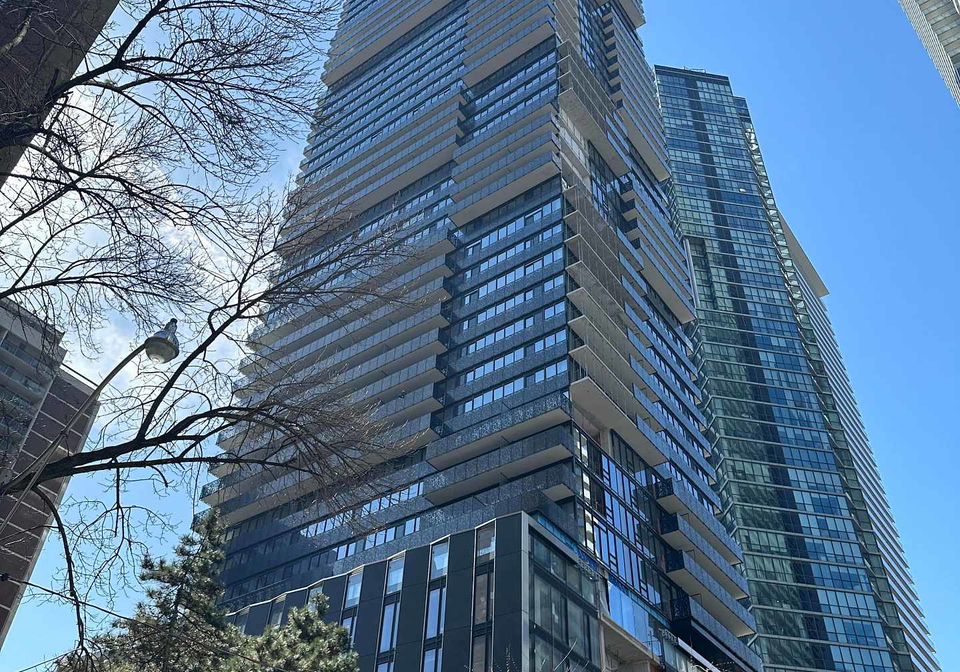 55-charles-street-e-toronto-toronto-ontario-c13681696