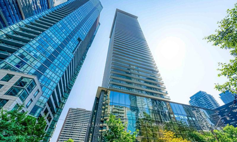 33-charles-street-e-toronto-toronto-ontario-c13682308