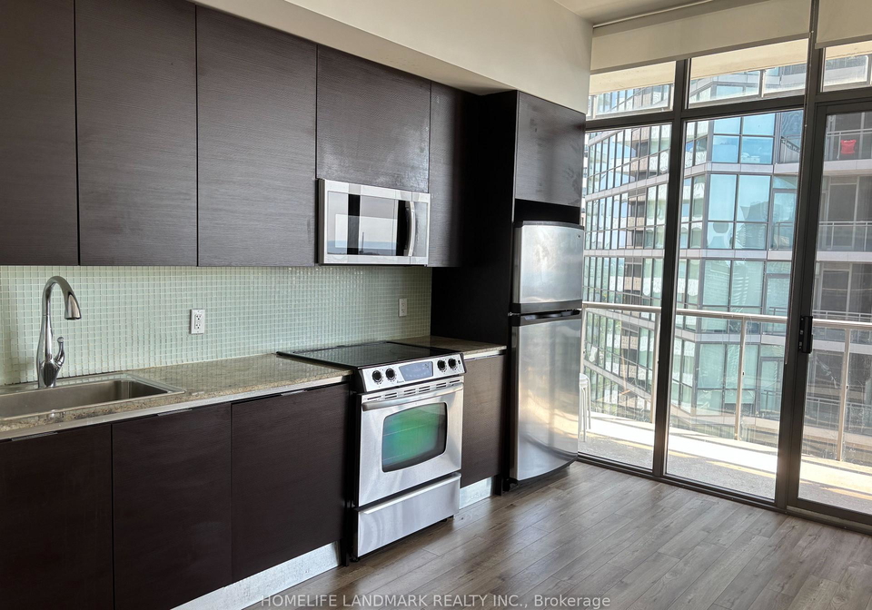 33-charles-street-e-toronto-toronto-ontario-c13682308