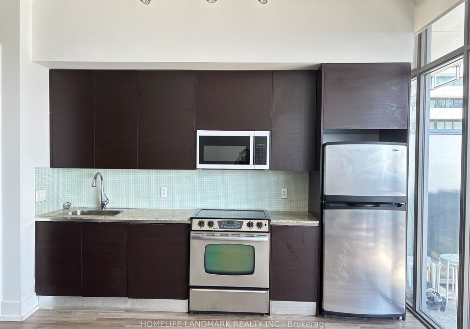 33-charles-street-e-toronto-toronto-ontario-c13682308