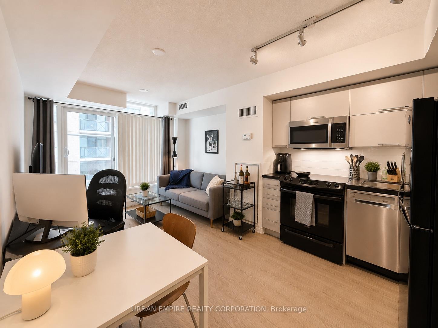 126-simcoe-street-toronto-toronto-ontario-c13682382