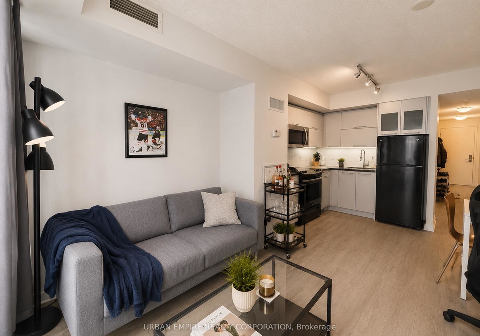 126-simcoe-street-toronto-toronto-ontario-c13682382