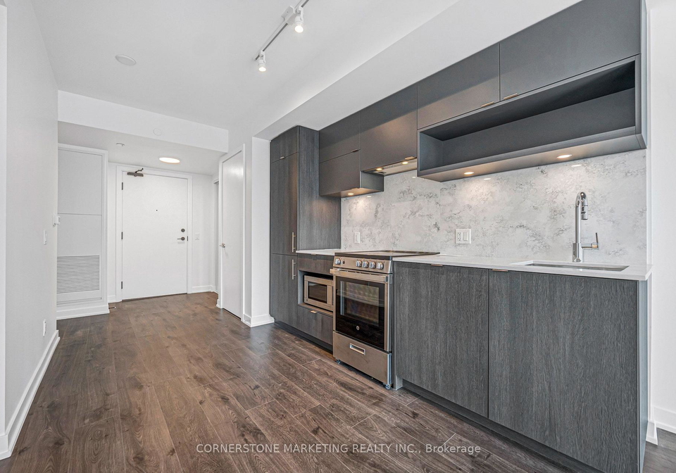 100-queen-street-e-toronto-toronto-ontario-c13682454