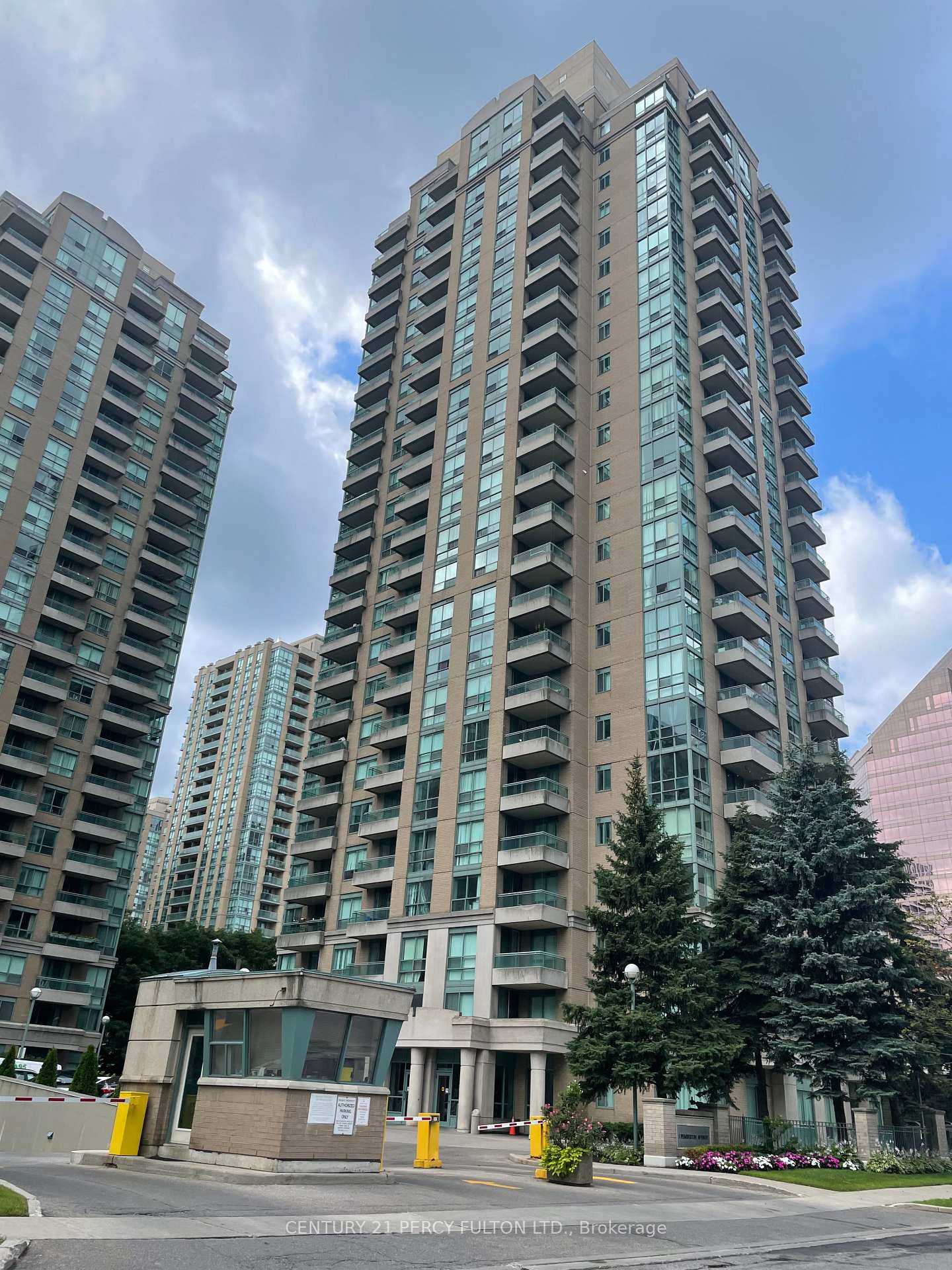 1-pemberton-avenue-toronto-north-york-ontario-c13682860