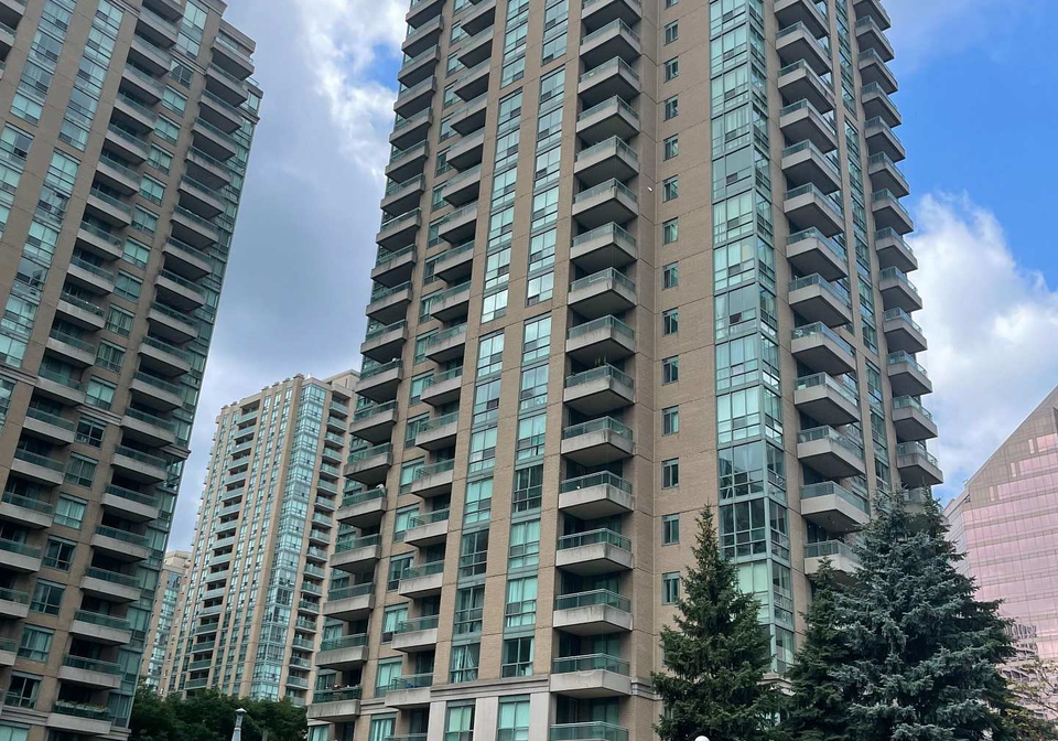 1-pemberton-avenue-toronto-north-york-ontario-c13682860