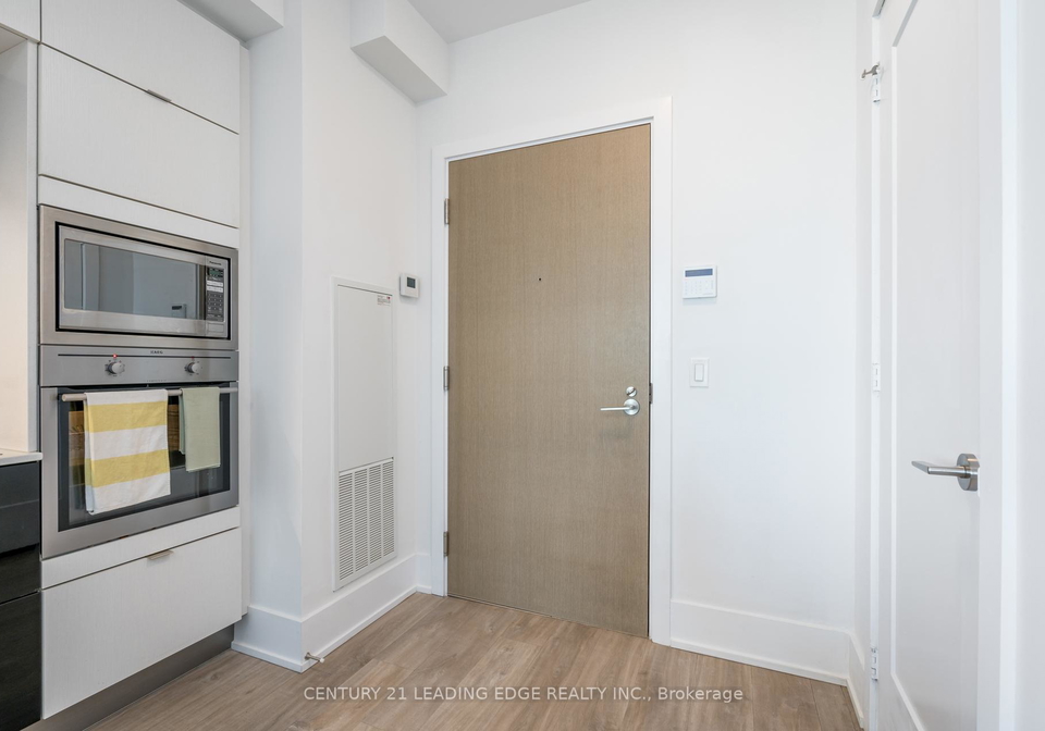 1-edgewater-drive-toronto-toronto-ontario-c13682928
