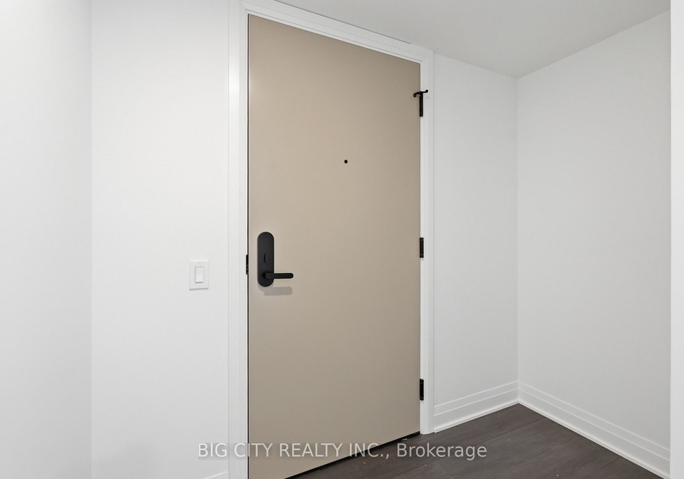 25-frederick-todd-way-toronto-east-york-ontario-c13683258