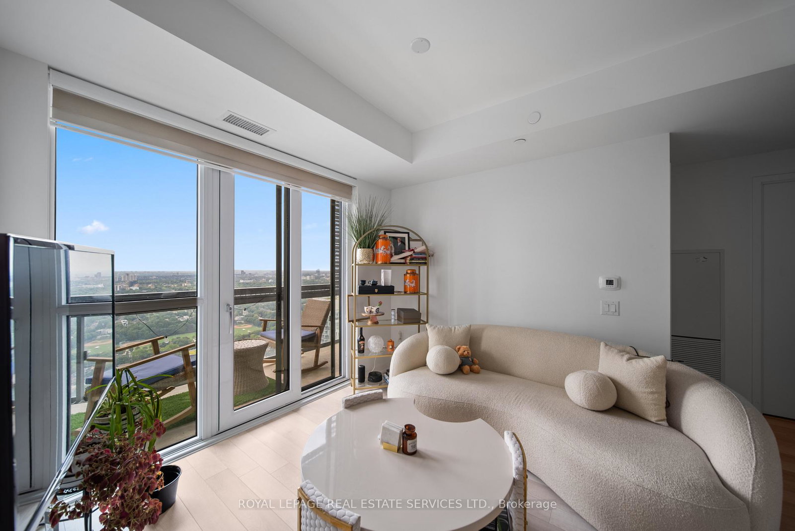 39-roehampton-avenue-toronto-toronto-ontario-c13683560
