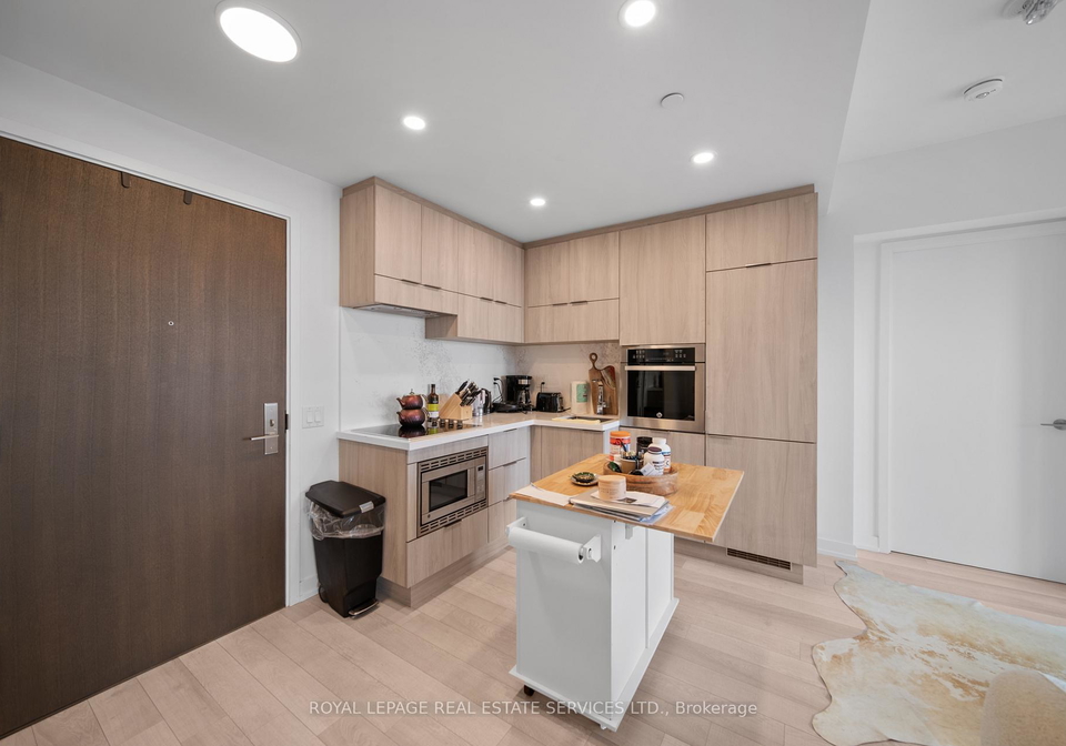 39-roehampton-avenue-toronto-toronto-ontario-c13683560