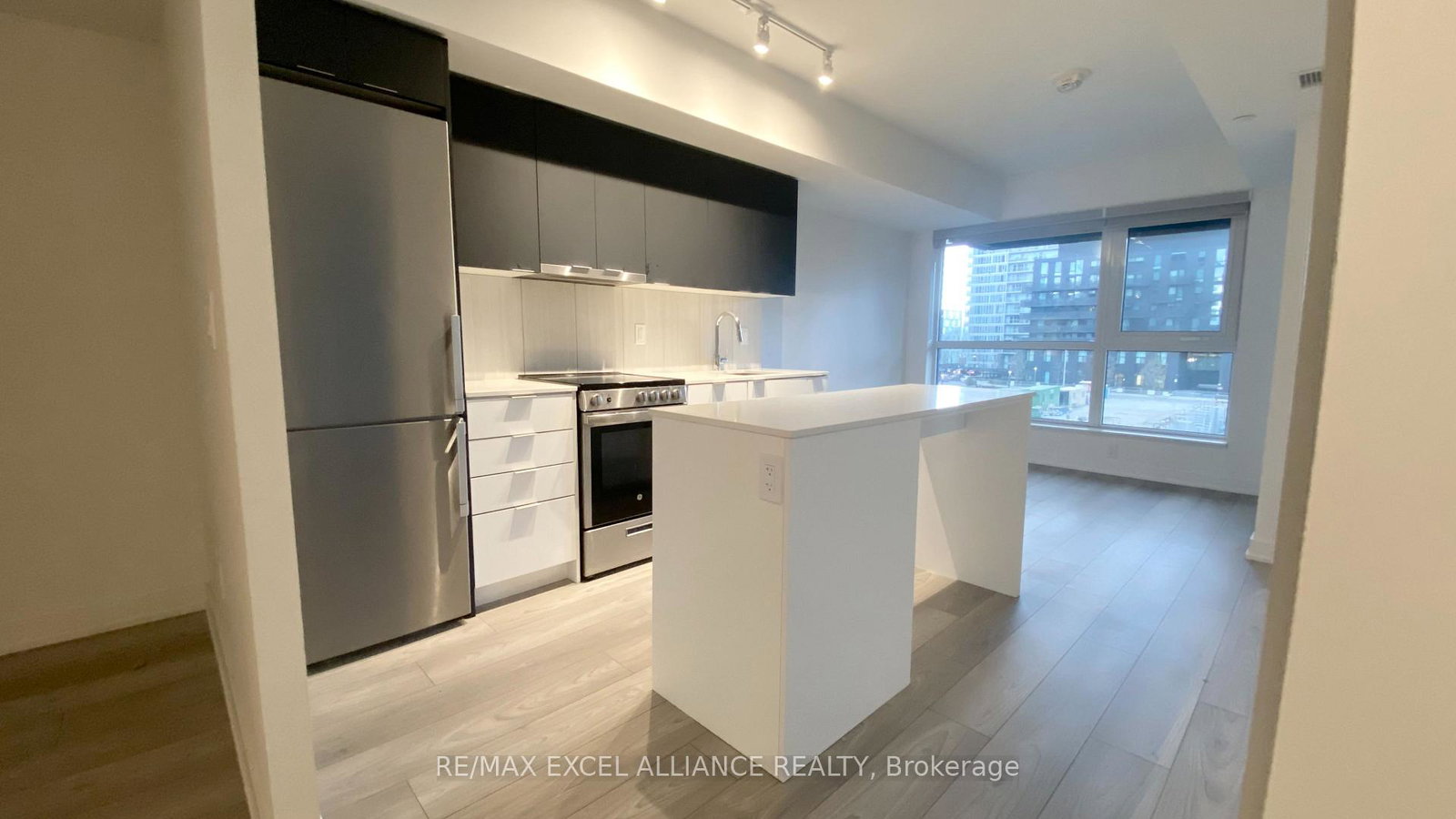 8-tippett-road-toronto-toronto-ontario-c13684204