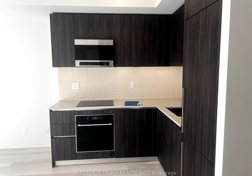 8-cumberland-street-toronto-toronto-ontario-c13684342