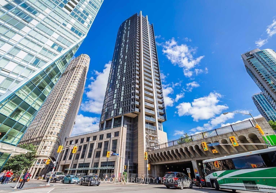 1-the-esplanade-drive-toronto-toronto-ontario-c13684498