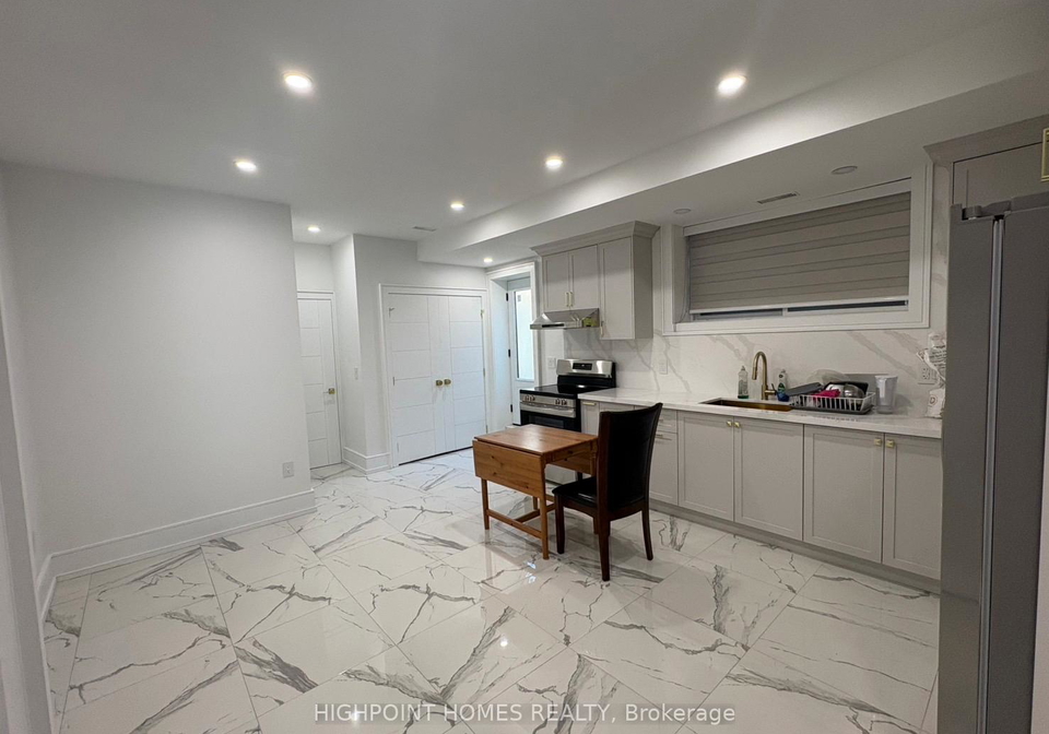 4-lacewood-crescent-toronto-north-york-ontario-c13684754