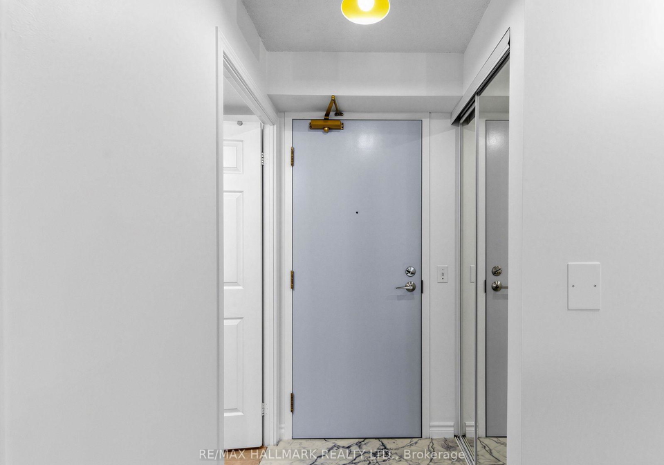 30-grand-trunk-crescent-toronto-toronto-ontario-c13684810
