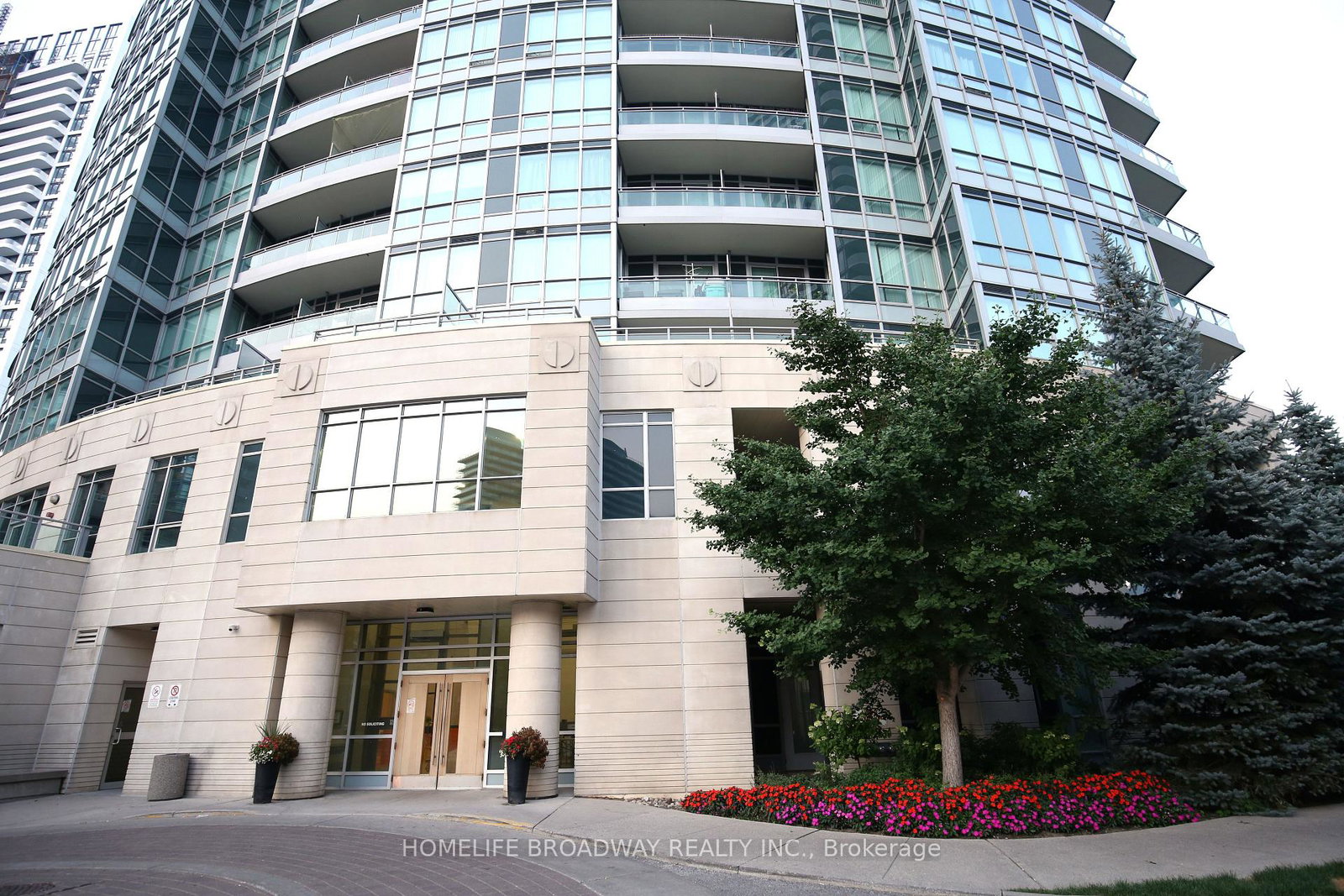 18-holmes-avenue-toronto-north-york-ontario-c13685554