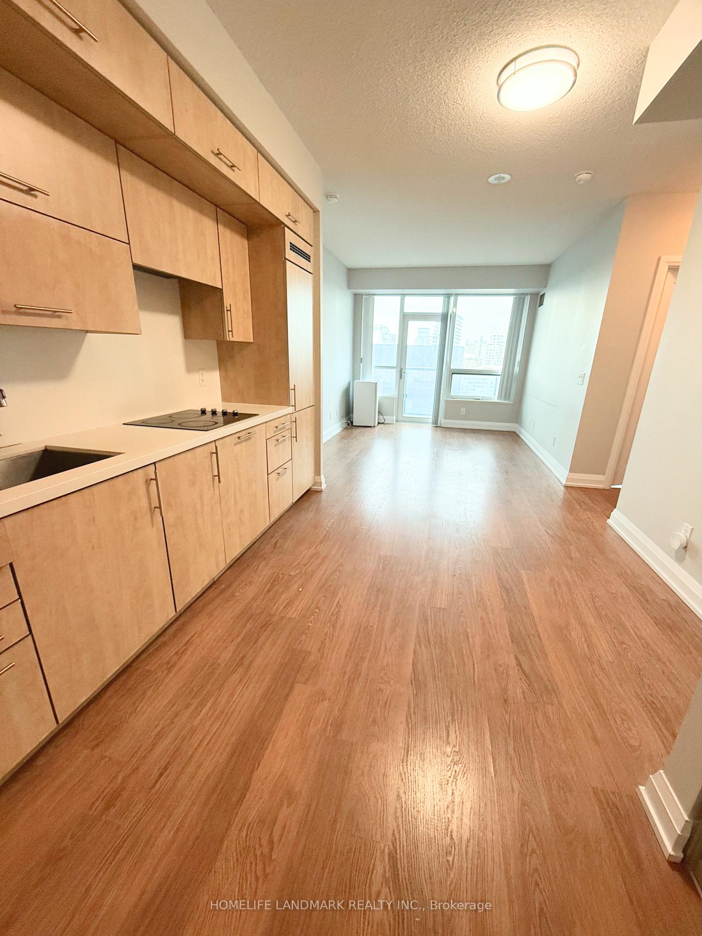 5-sheppard-avenue-e-toronto-north-york-ontario-c13685558