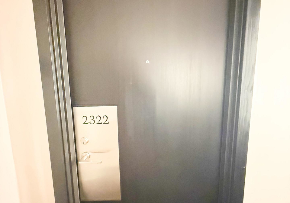5-sheppard-avenue-e-toronto-north-york-ontario-c13685558