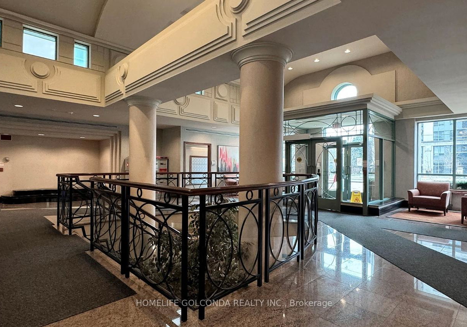39-pemberton-avenue-toronto-north-york-ontario-c13685576