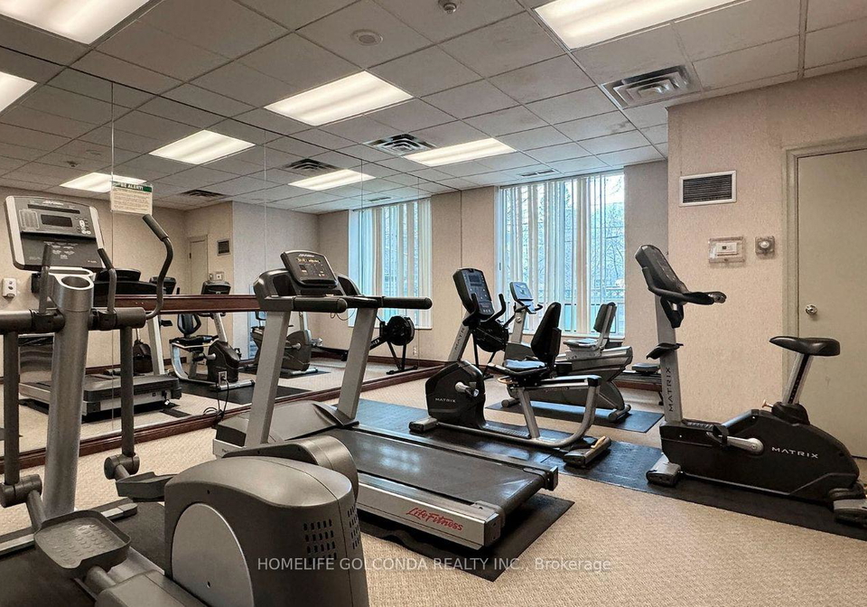 39-pemberton-avenue-toronto-north-york-ontario-c13685576