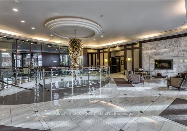 135-wynford-drive-toronto-north-york-ontario-c13685766