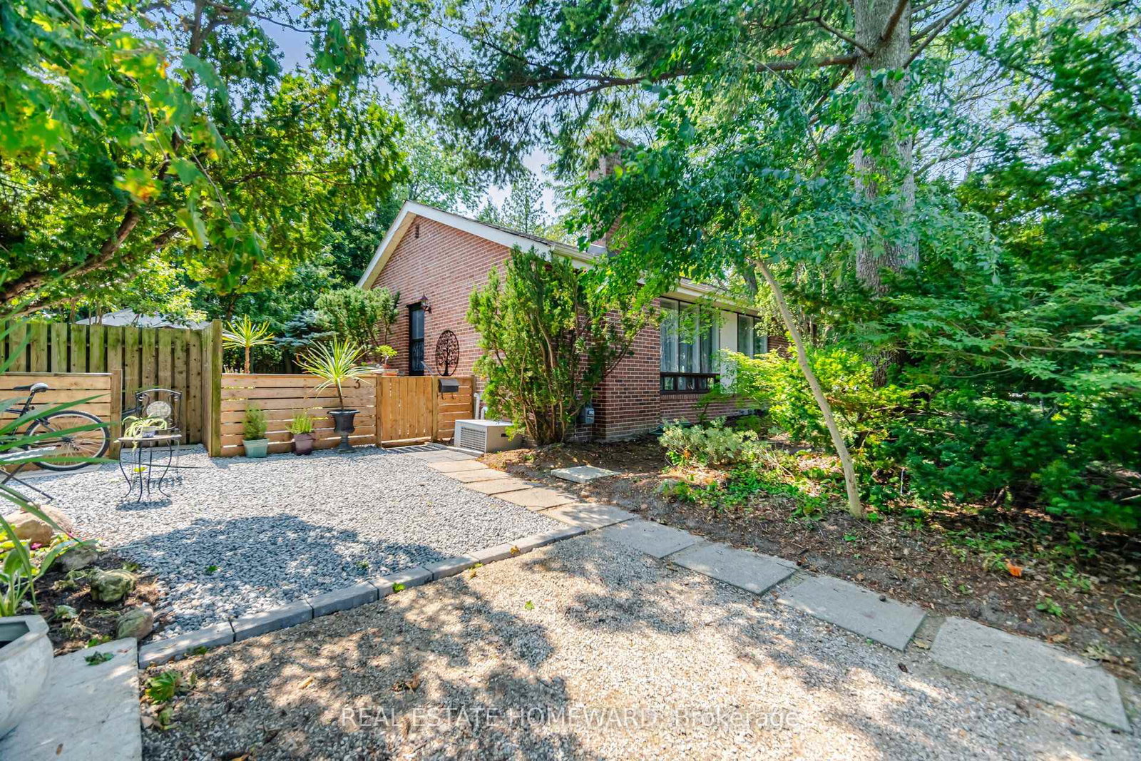 3-shadwell-place-toronto-north-york-ontario-c13685848