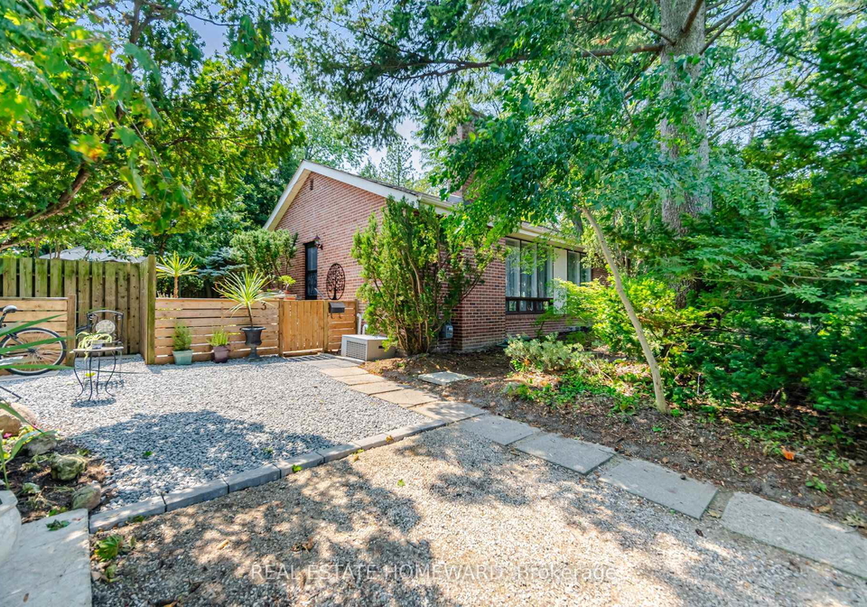 3-shadwell-place-toronto-north-york-ontario-c13685848