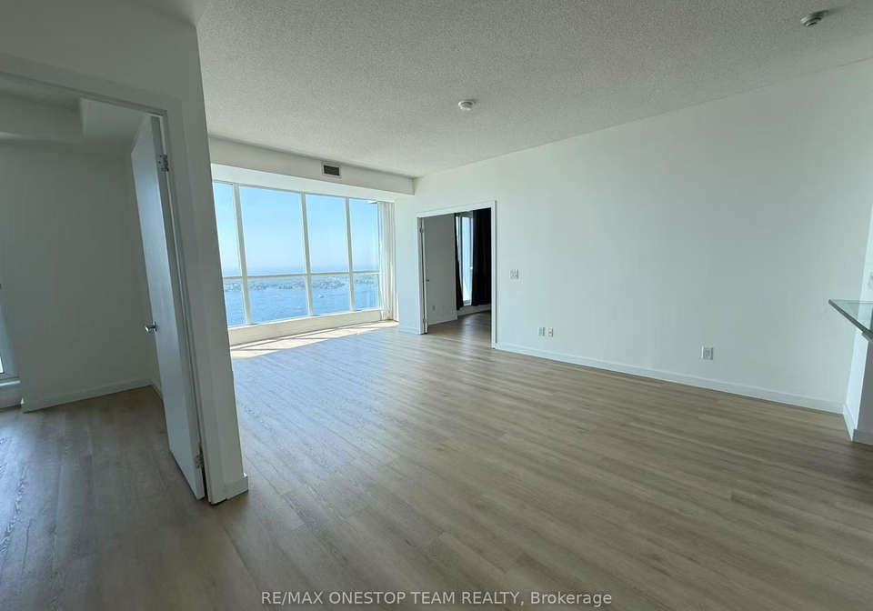 208-queens-quay-w-toronto-toronto-ontario-c13686140